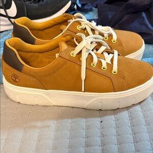 Timberland women’s Casual Low-Top Sneakers in Wheat